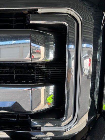 11-16 Super Duty C-Bar Grille Lights