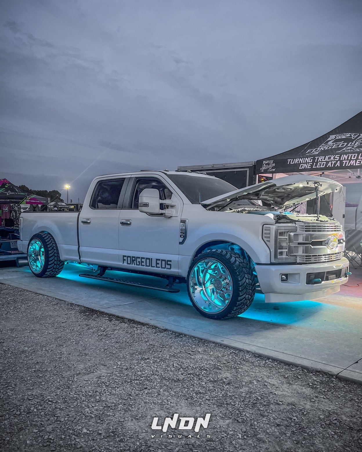 Quad / 4 Row RGBW Wheel Lights